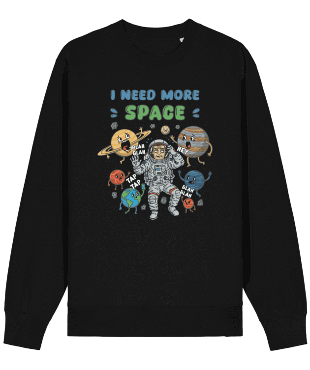 Bluză amuzantă astronaut; Mockup bluză neagră cu mânecă lungă, design astronaut și text „I need more space”, pe fundal alb.