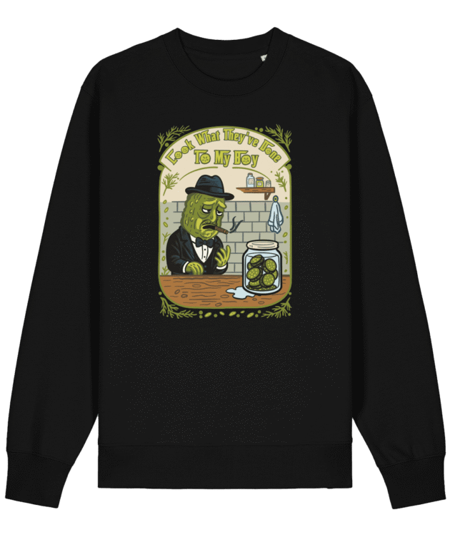 Mockup bluză neagră cu mânecă lungă, print castravete mafiot și text „Look What They’ve Done To My Boy”, pe fundal alb. - Bluză amuzantă mânecă lungă